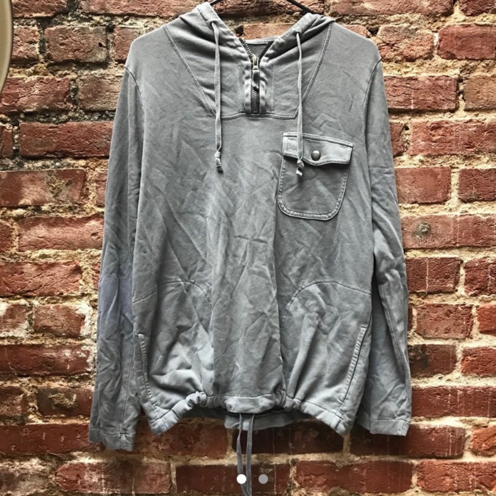 Comfy detailed hoodie